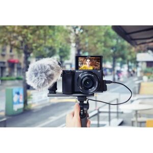 Sony Fotocamera digitale  α Alpha 6400 con obiettivo 16-50mm, mirrorless APS-C Real-Time Eye AF [ILCE6400LB.CEC]