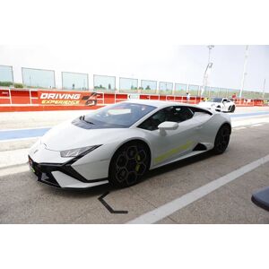 Guida una LAMBORGHINI HURACAN TECNICA da 640cv al circuito La Conca, di Muro Leccese (LE) a partire da 1 giro Esperienza in pista - Azienda affiliata a wonderbox smartbox esperienza 3 idee regalo uomo